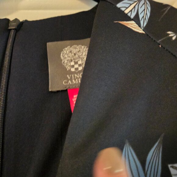 Womens NWT Vince Camuto Size 4 Navy Blue Floral Sheath Vneck dress - Picture 5 of 8